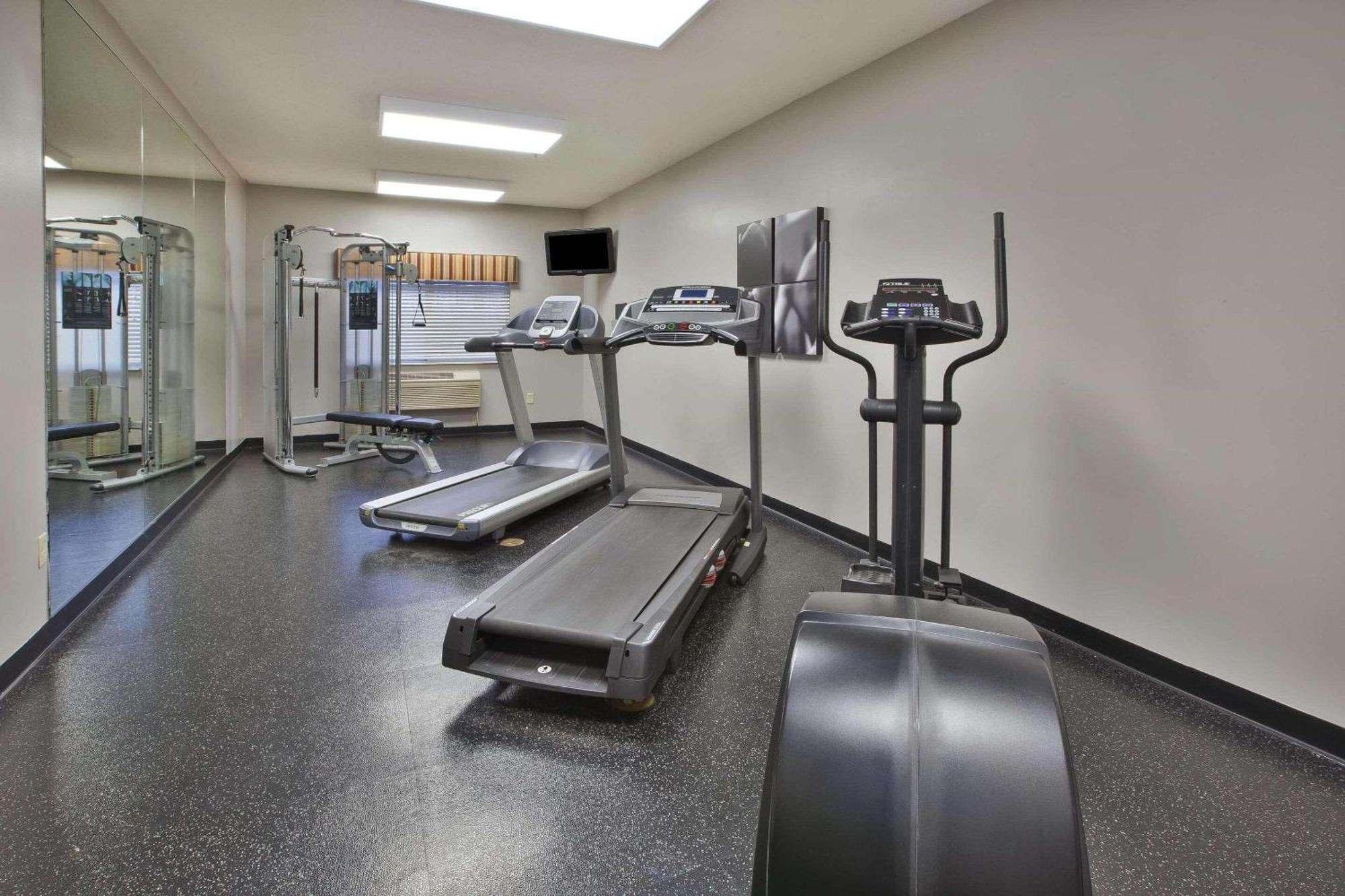 Country Inn & Suites By Radisson, Big Rapids, Mi Ngoại thất bức ảnh