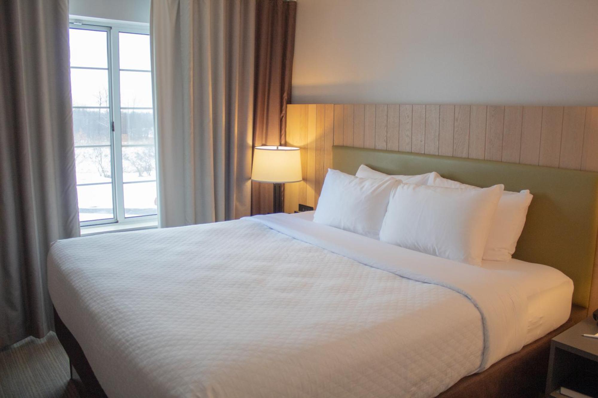 Country Inn & Suites By Radisson, Big Rapids, Mi Ngoại thất bức ảnh