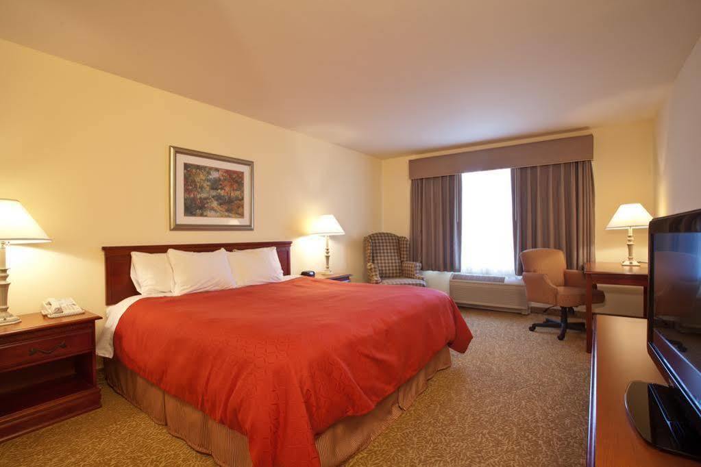 Country Inn & Suites By Radisson, Big Rapids, Mi Phòng bức ảnh